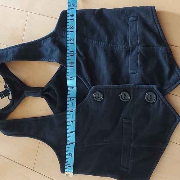 Cropped Vest - Picture 4 of 6